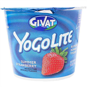 Givat Strawberry Non Fat Yogurt, 5 Oz